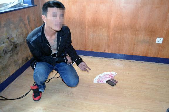 胶南警方抓获一抢劫盗窃犯罪嫌疑人