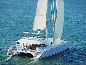 青岛造出中国最大帆船 船帆面积达一千平方米