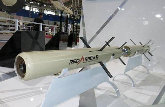 中国研一新型导弹仅重30斤 可击穿超1米厚装甲