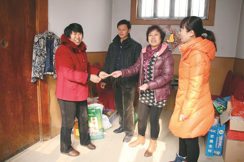 隐珠街道办事处百万慰问温暖辖区困难户-青蟠龙湖农村别墅图片