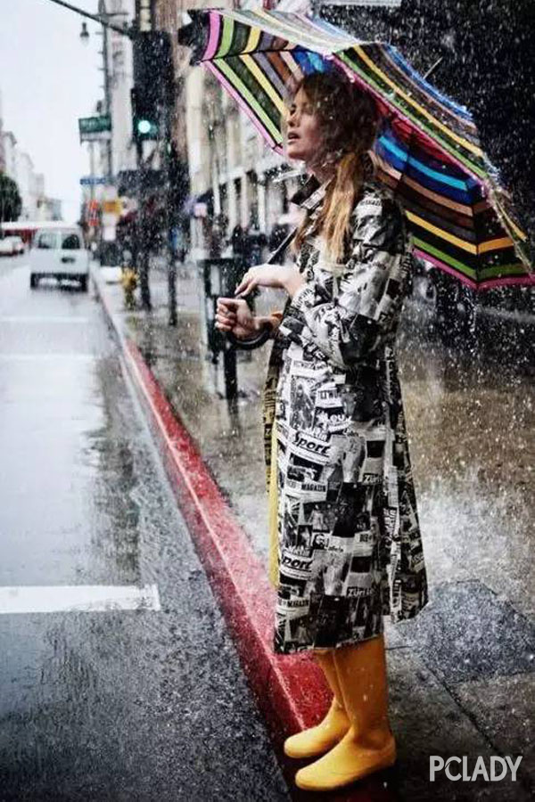 一言不合就下雨 暴雨天气怎么穿才时髦-青岛西