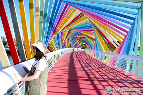 网红桥亮相唐岛湾