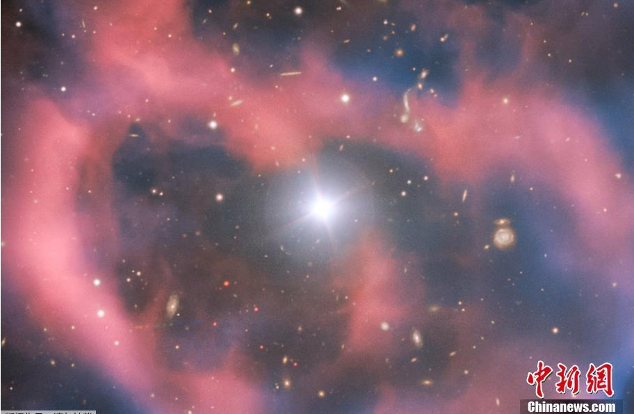欧洲南方天文台公布一遥远星云照片 中央恒星清晰可见