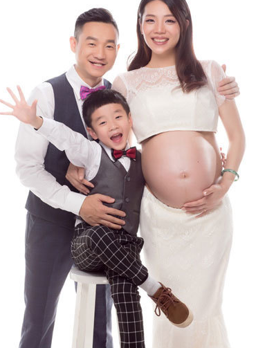 杨威双胞胎宝宝降生